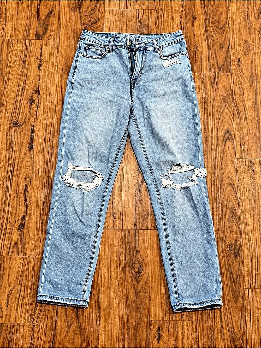 American Eagle Mom Jeans | Size 4 Regular | Light Wash Distressed